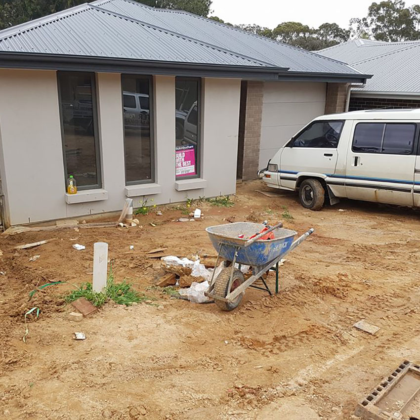 Front garden and driveway before | Richter
